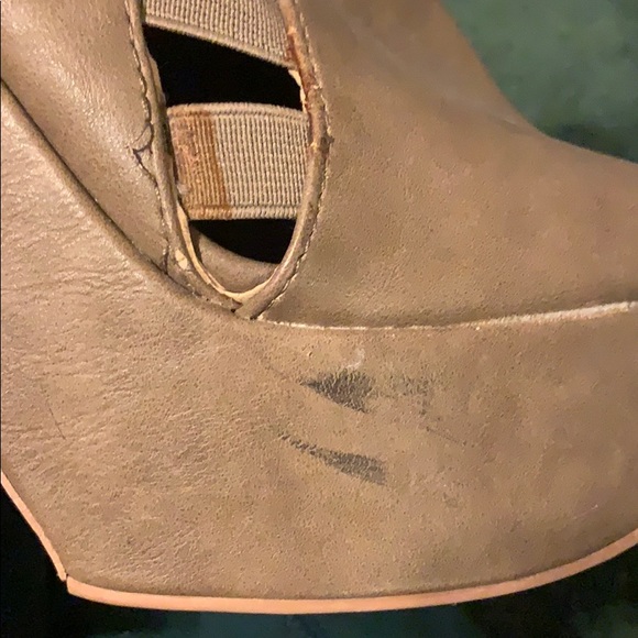 Tan booties - Picture 3 of 3